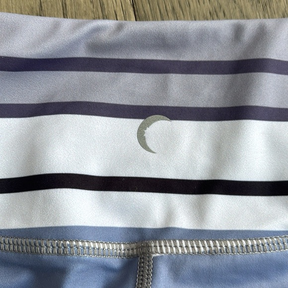 Zyia | Active Purple Horizon Stripe Light n Tight High Rise Leggings Size 4 - Picture 11 of 11